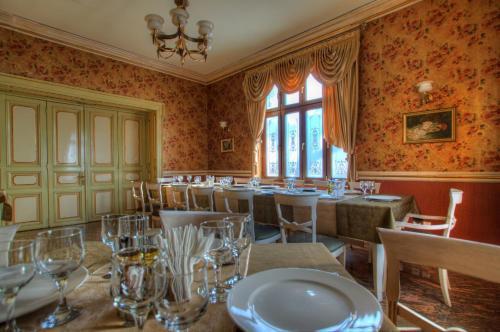 Hotel Restaurant Casa Cu Tei
