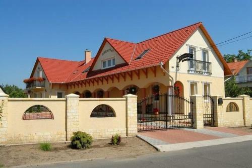 Hostal Harm�nia Panzi�