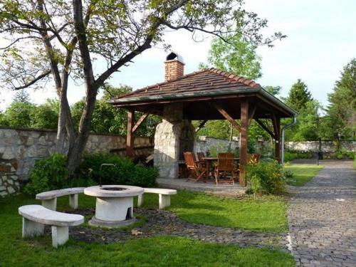 Hostal B�rtfay Udvarh�z