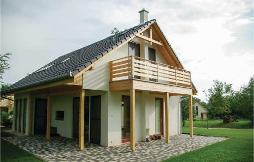 Three-bedroom Holiday Home In Szolad