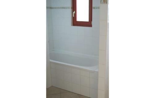 Three-bedroom Holiday Home In Szolad