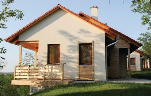 Three-bedroom Holiday Home In Szolad