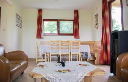 Three-bedroom Holiday Home In Szolad