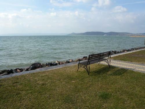 Apartment In Szantod/balaton 34169