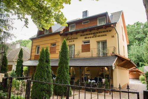 Hostal Ambr�zia Sz�ll�shely �s �tterem