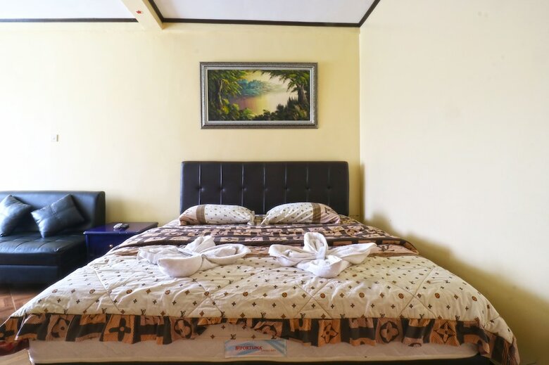 Aries Biru Hotel & Villa