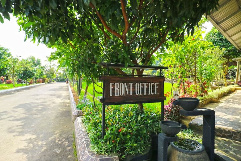 Aries Biru Hotel & Villa