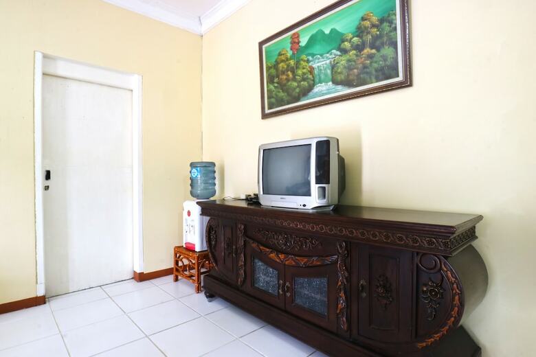 Aries Biru Hotel & Villa