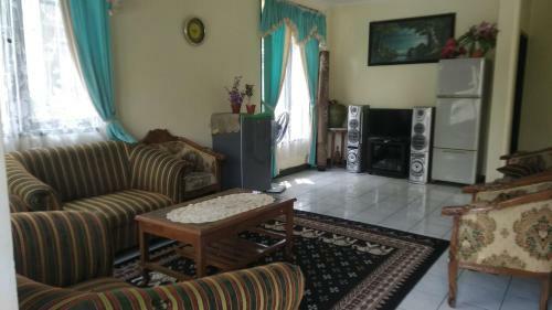Fame Villa Yokohama Kota Bunga