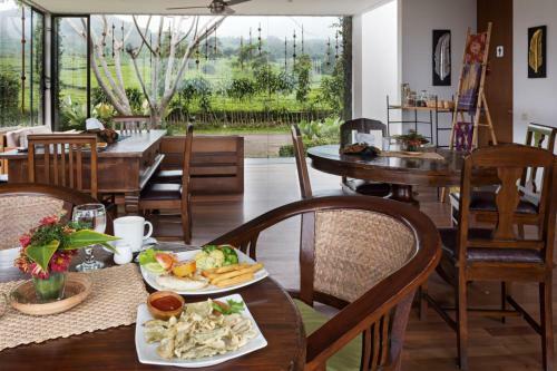 Hotel Tea Garden Resort