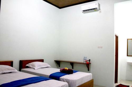 Hostal Arrys Watukarung Surfcamp