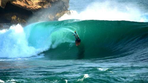 Hostal Arrys Watukarung Surfcamp