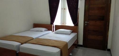 Hostal Arrys Watukarung Surfcamp