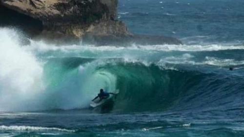 Hostal Arrys Watukarung Surfcamp