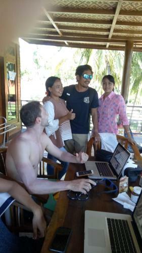 Hostal Arrys Watukarung Surfcamp