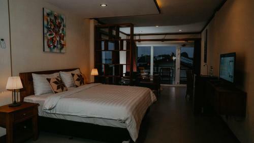 Marina Seaview Apartments