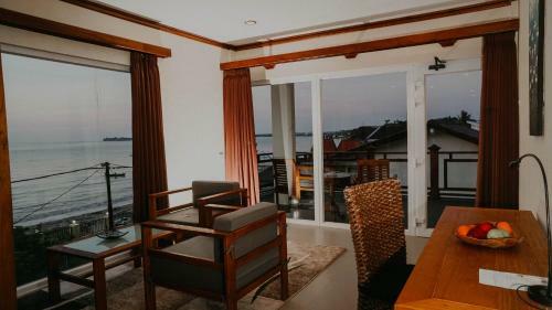 Marina Seaview Apartments