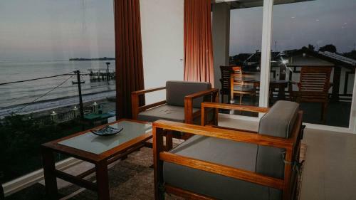 Marina Seaview Apartments
