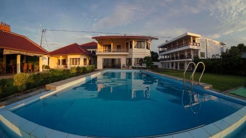 Marina Seaview Apartments