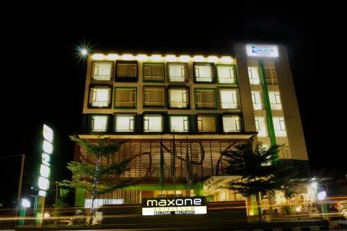 Hotel Maxonehotels At Belstar Belitung