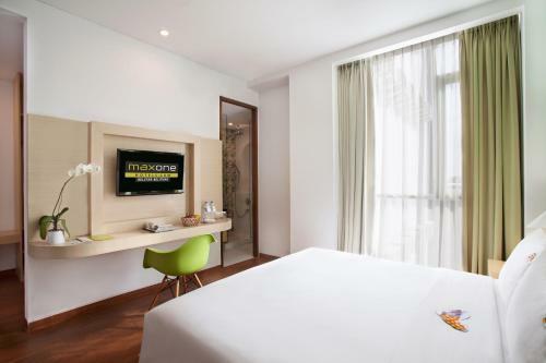 Hotel Maxonehotels At Belstar Belitung