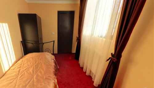 Hostal La Storia Guest House