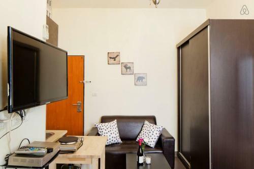 Nhe Rothschild Apartments