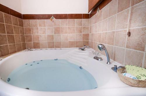 Hostal Etzel Tami Hospitality