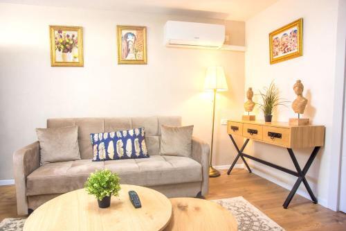 Ji Apartments (jonathan Hotel Chain)