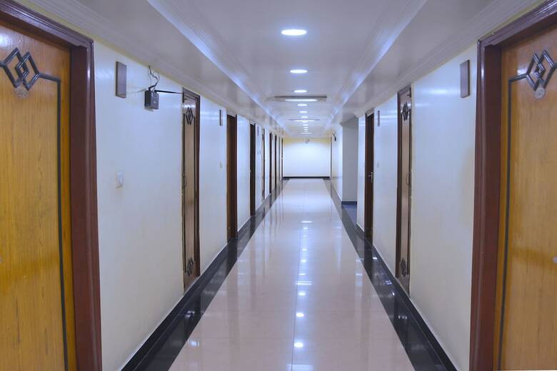 Hotel Rajhans International