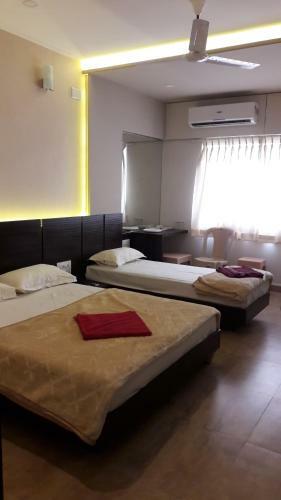 Hotel Navaratna Palace