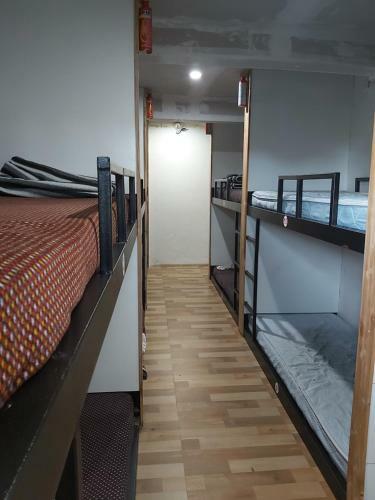 Arya Dormitory Hotel