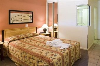 Hotel Grand Palais Beachside Resort