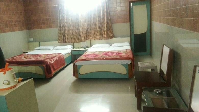 Hotel Meera
