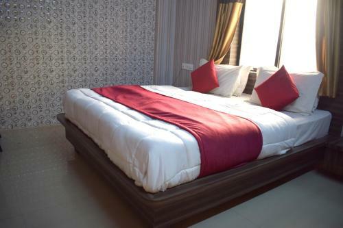 Hotel Sky Stays Heaven