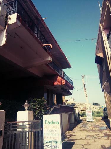 Bed & Breakfast Padma Guesthouse