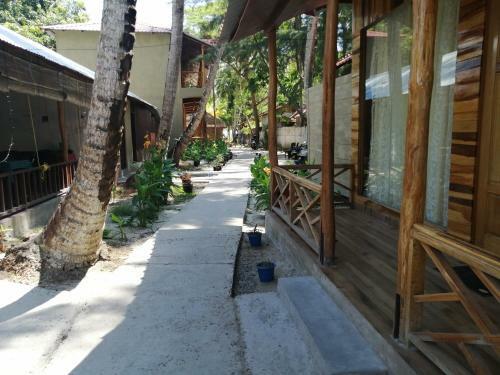 Hotel White Coral Beach Resort