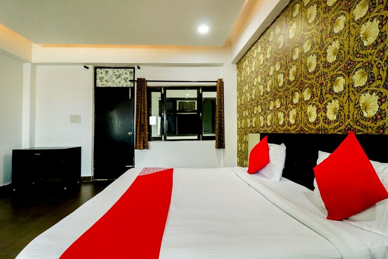 Hotel Oyo 12230 Rockwood Inn