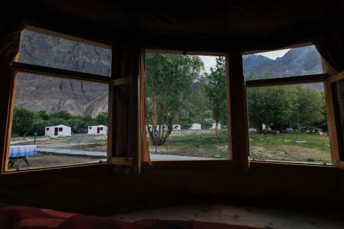 Hotel Hunder Sarai Resort