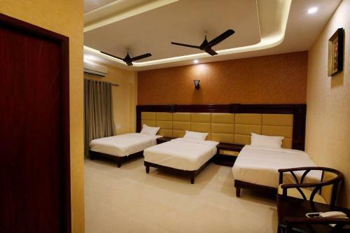 Hotel Rb Grand Residency