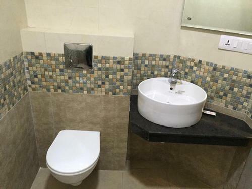 Hostal Pamposh Guest House Gk II Market