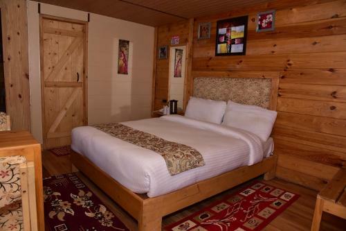 Hotel Snow King Retreat
