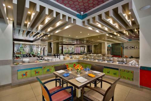 Hotel The Baroda Residency