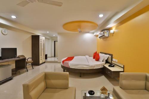 Hotel Oyo 35378 Galaxy Residency