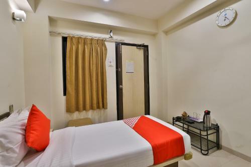 Hotel Oyo 35378 Galaxy Residency