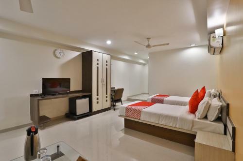 Hotel Oyo 35378 Galaxy Residency