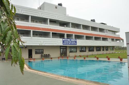 Hotel Rns Golf Resort & Nature Cure Centre