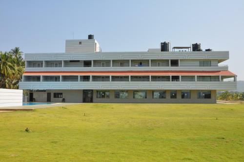 Hotel Rns Golf Resort & Nature Cure Centre