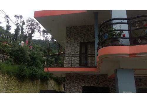 Hotel Hillview Rooms Near Mussoorie Jheel