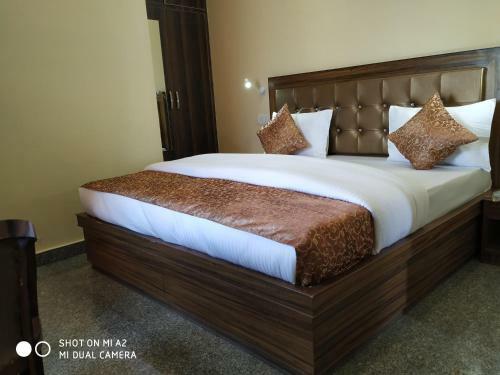 The Modern "a Home Stay - Away From Home"
